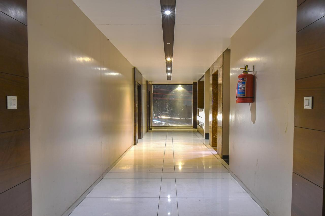 Hotel Ravikiran Kolhapur Buitenkant foto