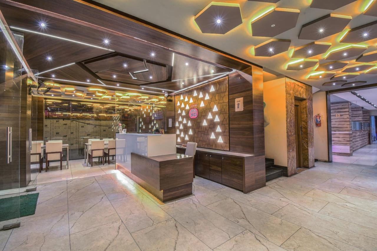 Hotel Ravikiran Kolhapur Buitenkant foto