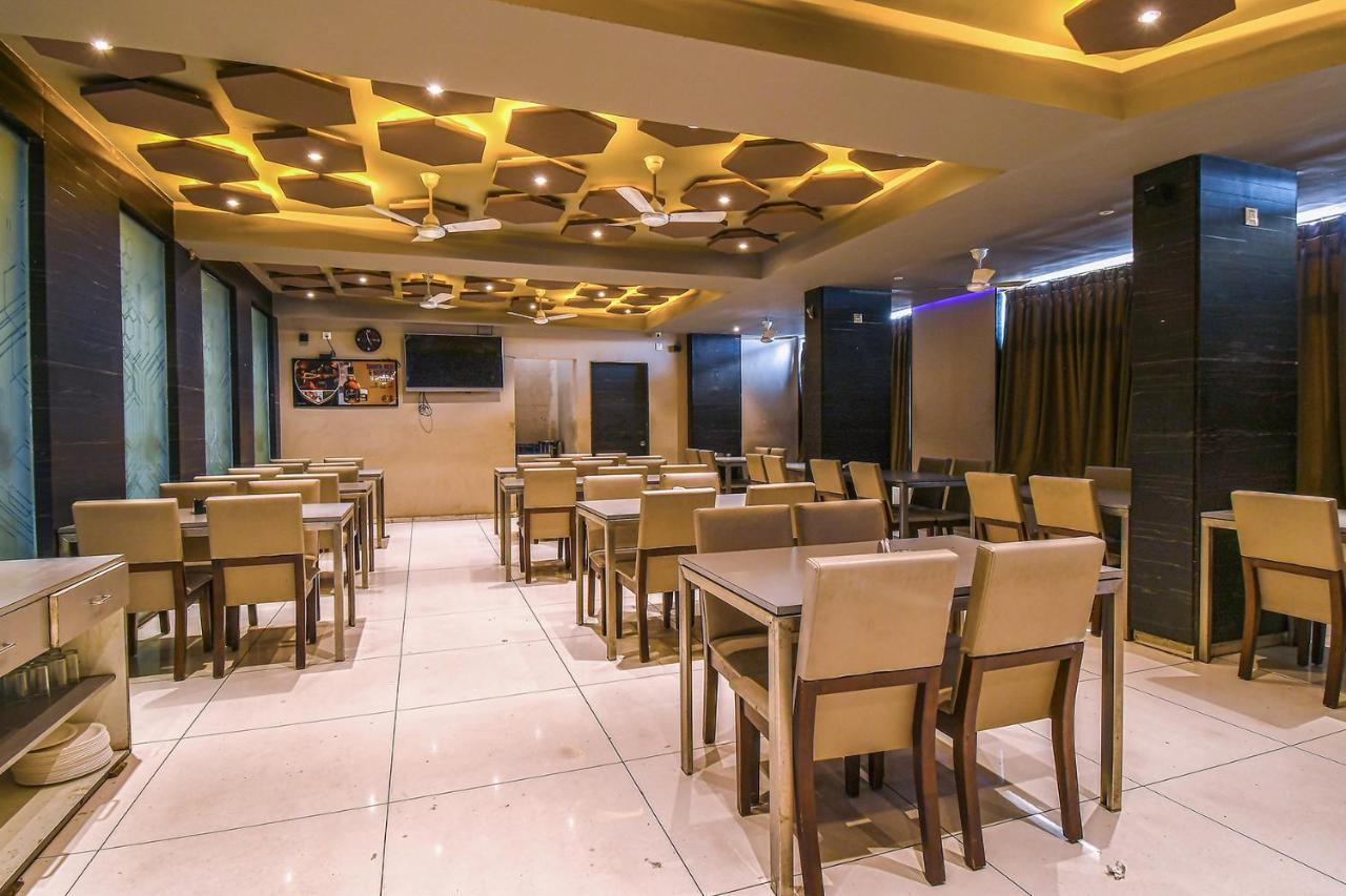Hotel Ravikiran Kolhapur Buitenkant foto